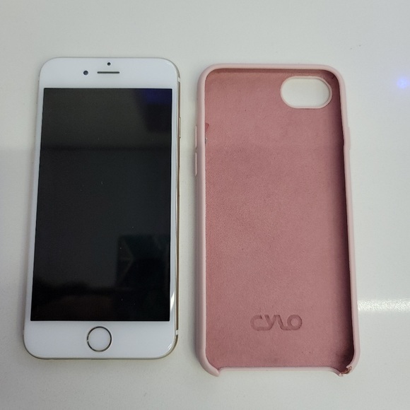 iPhone 8 - Picture 2 of 5